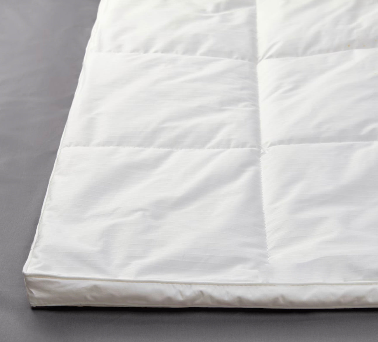 Comfy Comforter: The Dot